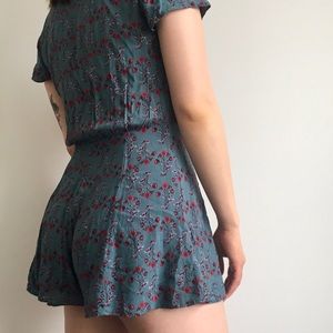 Urban Outfitters Floral Romper (S)
